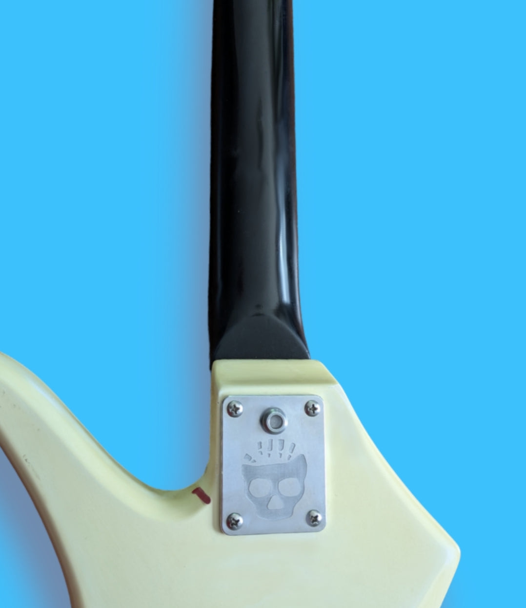 Premium DG Billet Strap Lock Neck Plate With button - Silver